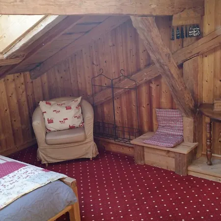 D'hotes La Ferme D'en Bas Bed & Breakfast Samoëns