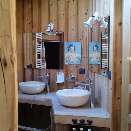 Bed & Breakfast D'hotes La Ferme D'en Bas Samoëns